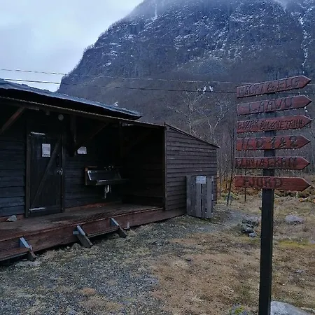 Хостел Hardanger Basecamp Osa