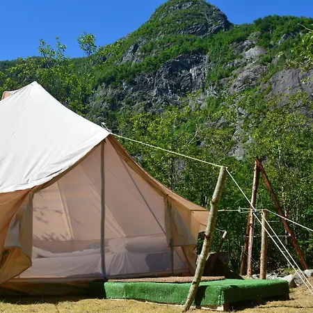 Hardanger Basecamp Хостел Osa