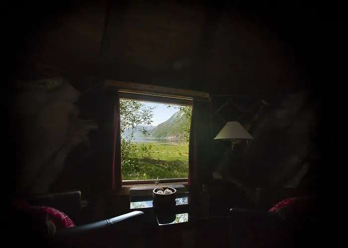 호스텔 Hardanger Basecamp Osa