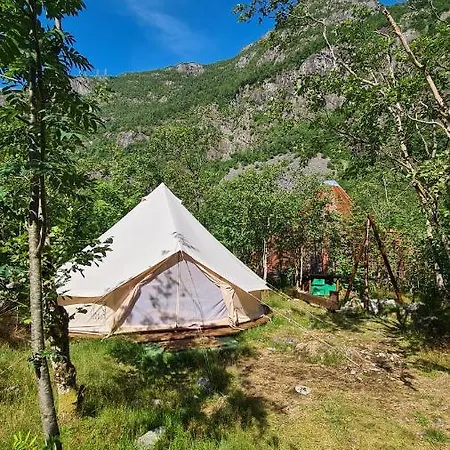 Hardanger Basecamp אכסניה *