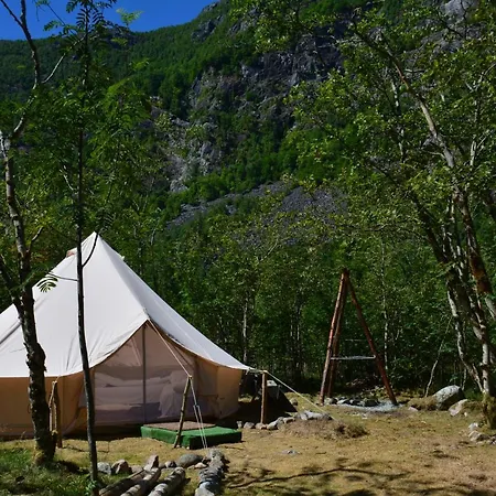 Hardanger Basecamp אכסניה